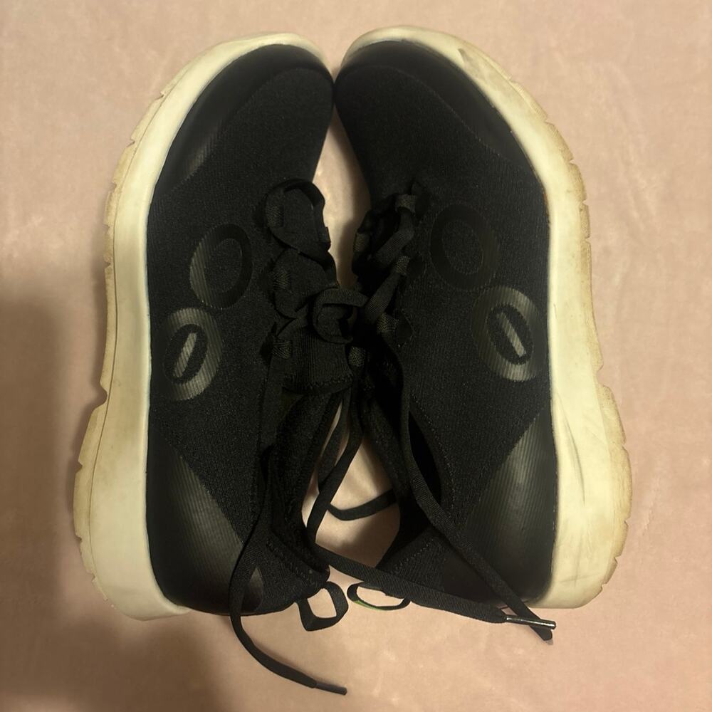 OOFOS Shoes - Picture 2 of 4